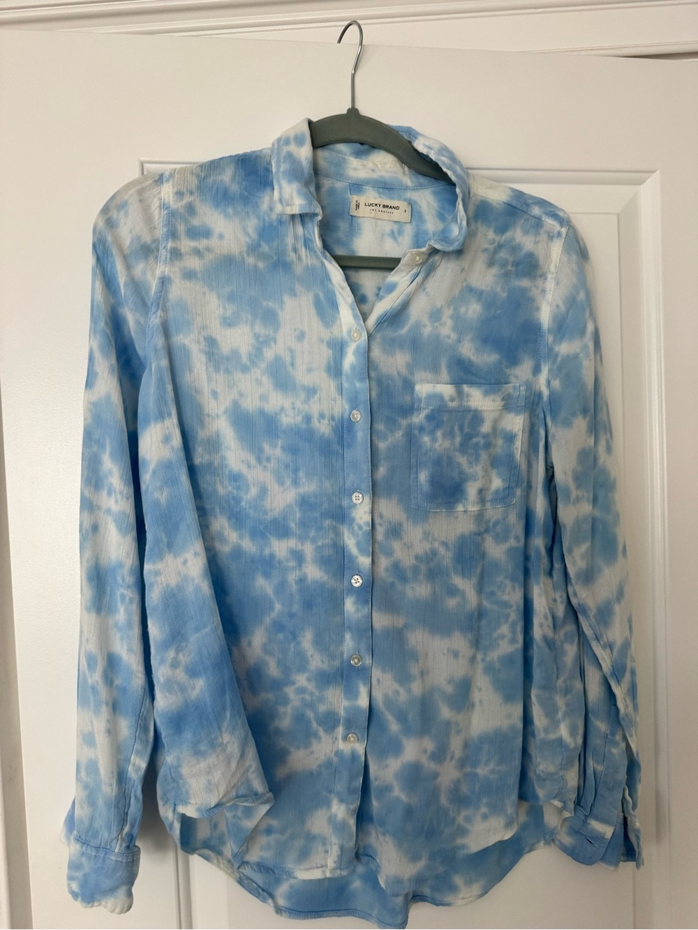 Lucky Brand Light Blue and White Tie-Dye Button-Down Shirt
